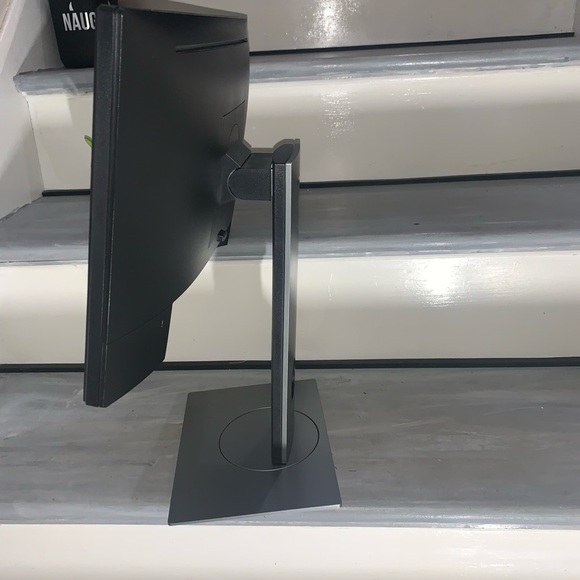 Dell E1916H 18.5" Widescreen LED-Backlit LCD Monitor,Black - Picture 6 of 11